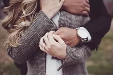 Если тебе к человеку хочется подойти со спины и обнимать долго-долго.webp