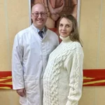 Впервые в России женщина из Петербурга родила сразу четыре девочки-близняшки.webp