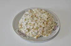 Торт без выпечки из печенья «Рыбки» с бананом и сгущёнкой.webp