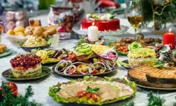 новогодний праздничный стол.webp