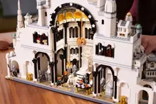 Огромный набор по «Властелину колец» анонсировал Lego - ту самую крепость Минас Тирит...webp