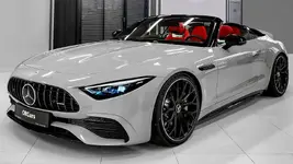 Москвич распилил Mercedes SL надвое чтобы не делиться им с бывшей женой.webp